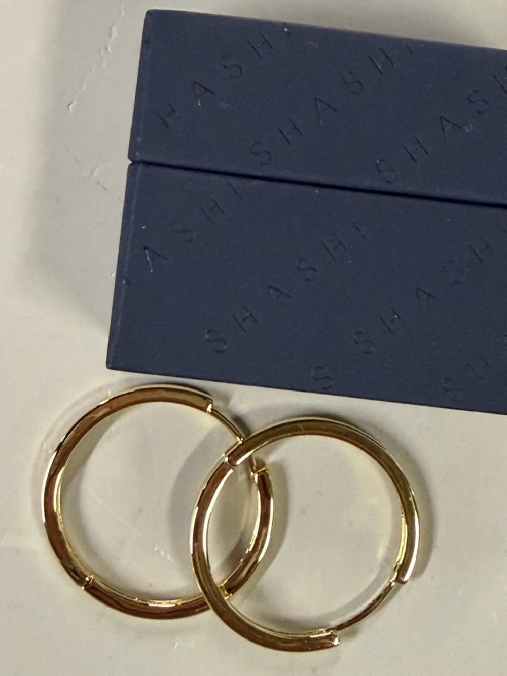 Shashi Everyday Medium Gold Hoop Earrings NEW in box Revolve $90